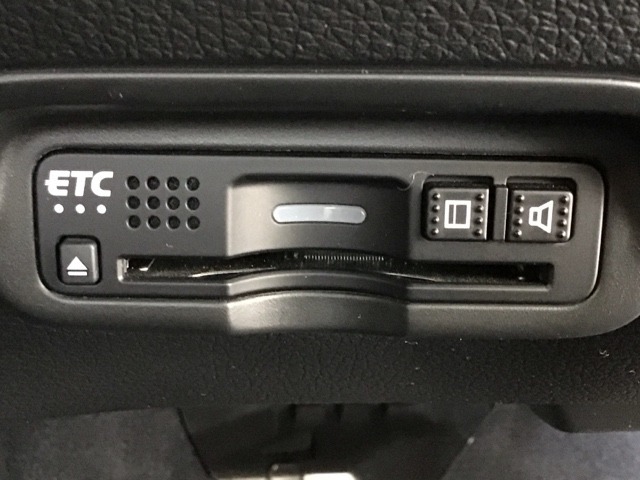ETC付きで高速道路をノンストップ・キャッシュレスで利用出来ます！スマートインターの出入りも利用可能でとても便利です！