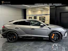 RimsPelope 23 with Titanium Wheel Bolts  Shiny Black/Panoramic Roof/Bicolor Sportivo Leather with Performante Trim/Full Electric Front Seats with Ventilation and Massage/Advanced 3D Bang＆Olufsen Soud