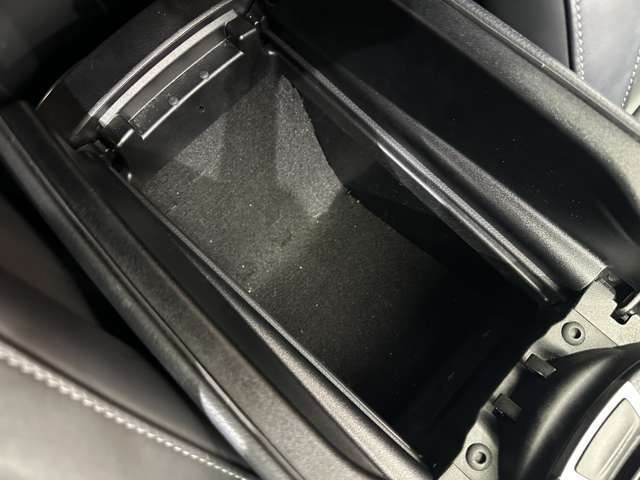 ご遠方の場合でも、下取り車両の金額を概算でお出しすることは可能でございます。車検証をお手元に、走行距離をご確認の上お問い合わせくださいませ。
