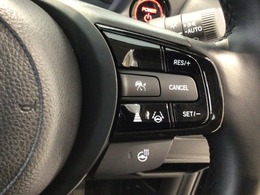 【アダプティブ・クルーズ・コントロール】予め設定した車速内でクルマが自動的に加減速。 前走車との適切な車間距離を維持しながら追従走行し、高速道路でのドライバーの疲労を軽減してくれる嬉しい機能付♪