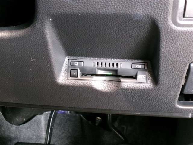 ETC車載器付きです。高速道路の料金所もスムーズに通過できます。