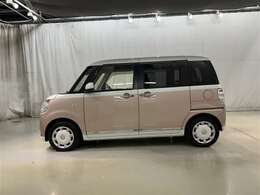 両側パワースライドドア付きだから、狭い駐車スペースなどでの 乗り降りラクラク！小さなお子さまのいるご家庭には嬉しい装備。