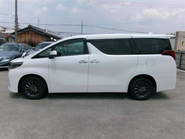 トヨタ認定中古車になります。まるごとクリーニングで見えない部分もまるごと洗浄しております。