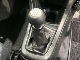 【フロア5速MT】走りの5速MT！！スポーティーな走行をお楽しみいただけます♪