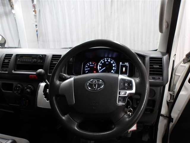 運転席に座ると☆こんな感じです♪