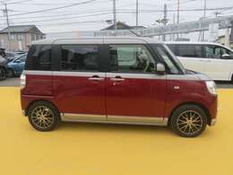 横からの外装の画像です！入れ替わりが早いので気になるお車が御座いましたら、すぐにお問合せ下さい！