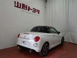 左右出しで迫力あるマフラーが車のスポーティーさをより引き立たせます。