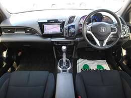 すっきりとしたCR-Zらしいデザインのダッシュ回り！フロントビューの視認性もよく運転しやすいと思います★
