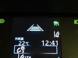 【トヨタセーフティセンス】走行中に前方の車両等を認識し、衝突しそうな時は警報とブレーキで衝突回避と被害軽減をアシスト。より安全にドライブをお楽しみいただけます。
