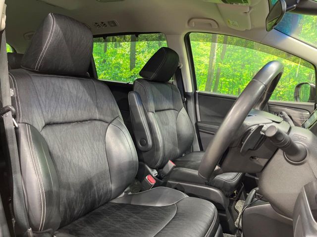 運転席シート廻りは使用感も少なく、良好な状態となっています。丁寧に使われていたことがよくわかりますね。