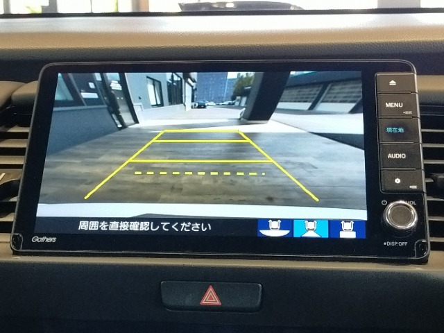 ■3モードバックカメラ■ノーマル・ワイド・トップビューの3視点で後方確認が可能。死角を減らし、駐車や車庫入れをしっかりサポート！初心者の方にも安心の便利機能です。