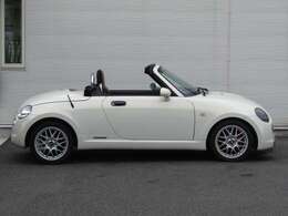 お車に詳しくない方でもご安心ください。ご満足のいくお車探しをお手伝いできるよう経験豊富なスタッフがご対応致します。LINEでのお問合せもOKです。