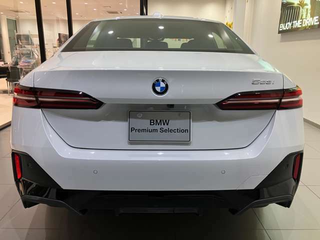 【認定中古車保証】BMW認定中古車は保証も充実しております。2年間もしくは、1年間の保証に加え、最大4年間までの保証延長も可能でございます(対象車種限定)！充実の保証で、安心してお車をご利用いただけます！