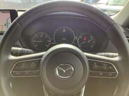 手になじむ革巻きハンドル！