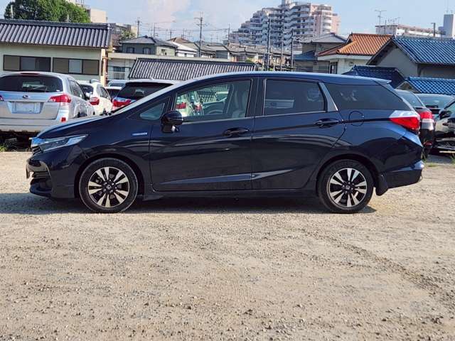 ★画像や動画を見ただけでお車の検討を進める事に抵抗がある方でも気軽に利用できるオンライン商談ならお車の検討はもちろん営業担当や店舗の様子も生中継でご覧いただけますので安心してお車をご検討頂けます。