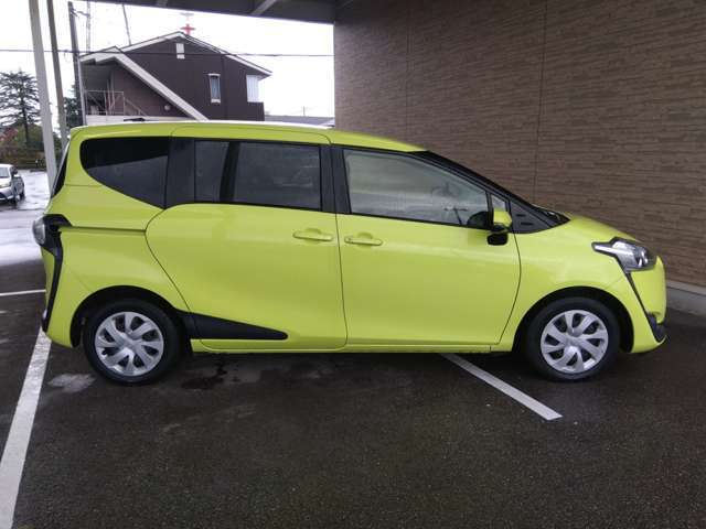 R9/6車検有　走行2万6千　純正SDナビ　フルセグTV　フリップダウンモニター　バックカメラ　ETC　前後ドライブレコーダー　パワースライドドア　3列シート　スマートキー2コ