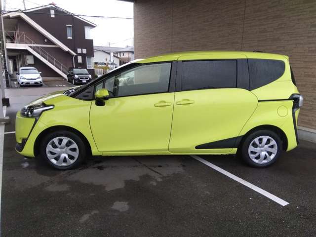 R9/6車検有　走行2万6千　純正SDナビ　フルセグTV　フリップダウンモニター　バックカメラ　ETC　前後ドライブレコーダー　パワースライドドア　3列シート　スマートキー2コ