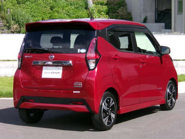 新車各店舗で下取りさせて頂いた良質なおクルマや、当社の試乗車だったおクルマなどを多数ご用意