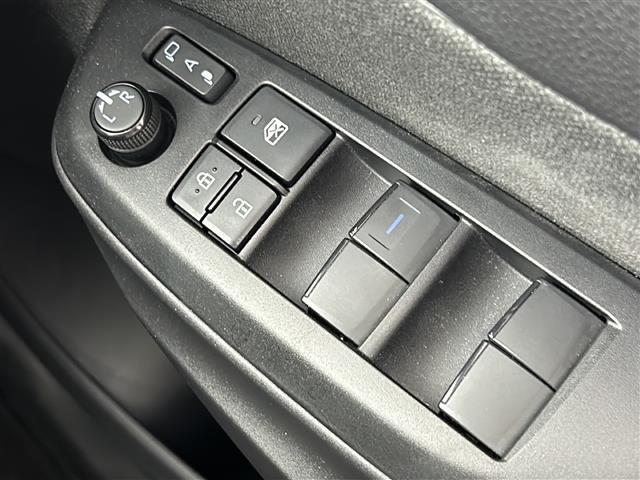 【窓操作部】軽い力で、窓を開けたり閉めたりすることができます！掲載箇所以外にご希望の写真がございましたら、お気軽にお問い合わせ下さい！メールや郵送でお送りさせていただきます。