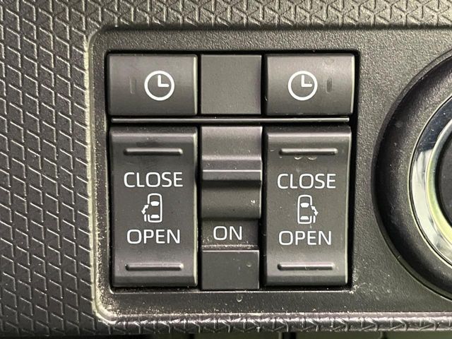 【両側パワースライドドア】スマートキーや運転席のスイッチで後席両側スライドドアの開閉が可能♪電動だから力を入れてドアを開ける必要が無く、小さなお子様でも簡単に開け閉めでき快適です♪