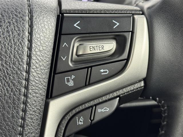 【レーントレーシングアシスト（LTA）】レーダークルーズコントロール使用時に、車線の中央を走るように支援したりお知らせしたりして、車線逸脱を防ぎます！機能には限界があるためご注意ください。