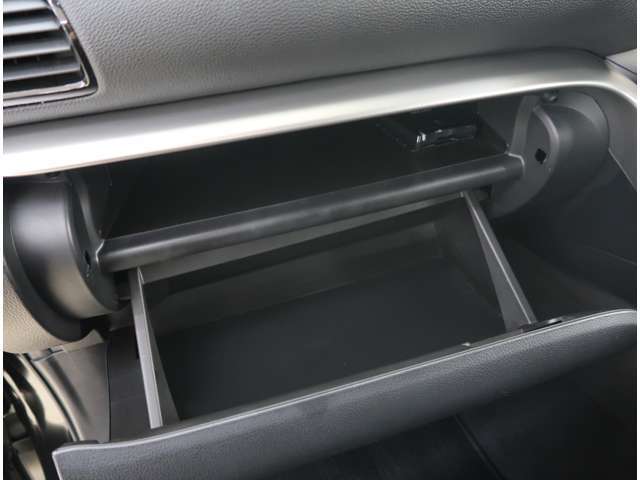 グローブボックス装備