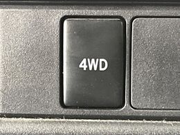 4WDのお車ですので、雪道でも安心です♪降雪地地域にお住まいの方以外にも、ウィンタースポーツが趣味の方や降雪地域へ帰省される機会がある方にもおすすめ！