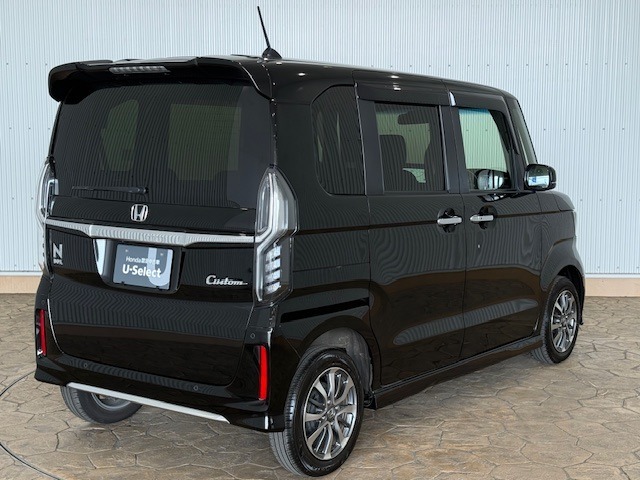 仕入れた車は隅々までチェックを行い、安全の確認を致します！不具合のあるものは、きちんと整備を行い、安全な状態で納車させて頂いてます☆