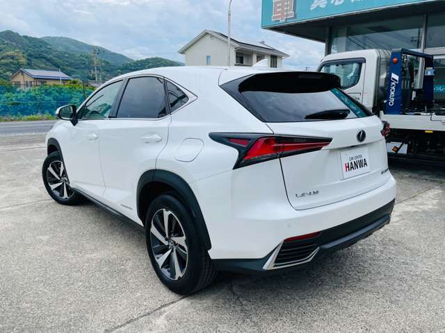 【整備工場完備】整備工場を完備してます。お車の整備は、全て当店でご対応いただけます。
