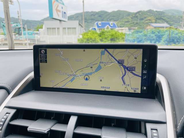 純正ナビです。フルセグTVが観れます。