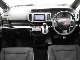 すっきりとしたステップWらしいデザインのダッシュ回り！フロントビューの視認性もよく運転しやすいと思います★