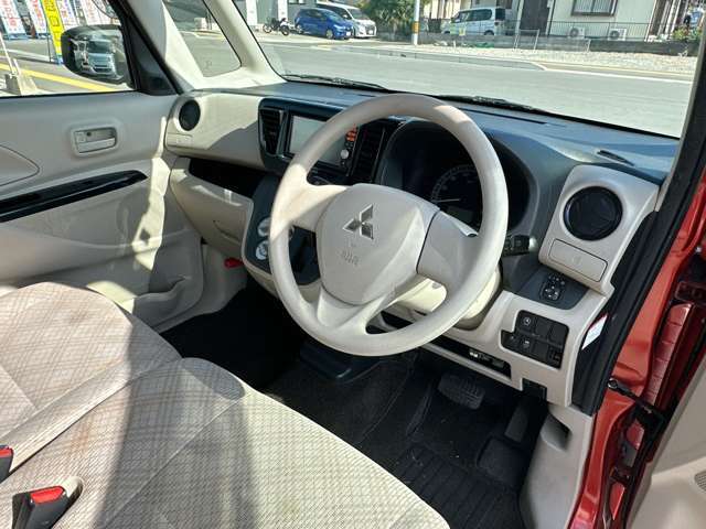 お客様のご予算帯に合わせたお車を常時100台以上取り揃えています！当社のスタッフがお客様のお車選びをしっかりサポートしご提案させていただきます！