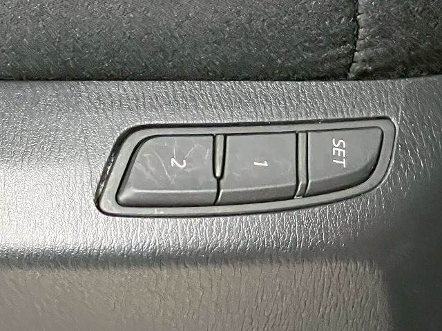 【シートメモリ】自動車のシートの位置や設定を記憶し、呼び出すことのできます！