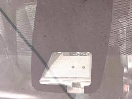 【トヨタセーフティセンス】走行中に前方の車両等を認識し、衝突しそうな時は警報とブレーキで衝突回避と被害軽減をアシスト。より安全にドライブをお楽しみいただけます。
