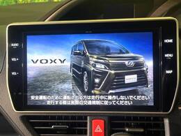 【純正ナビ】人気の純正ナビを装備しております。ナビの使いやすさはもちろん、オーディオ機能も充実！キャンプや旅行はもちろん、通勤や買い物など普段のドライブも楽しくなるはず♪