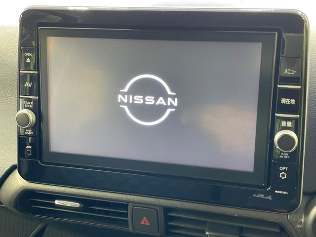 【大画面ナビ】人気の大型9インチナビを装備。存在感のある大画面はインパクト大！ナビ利用時のマップ表示は見やすく、テレビやDVDは臨場感がアップ！いつものドライブがグッと楽しくなります♪