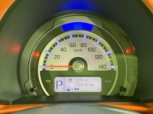 WECARSの展示場では実際に見て、触ってお車をお選びいただけます！知識の豊富な営業スタッフが様々なカーライフをご提案いたします！