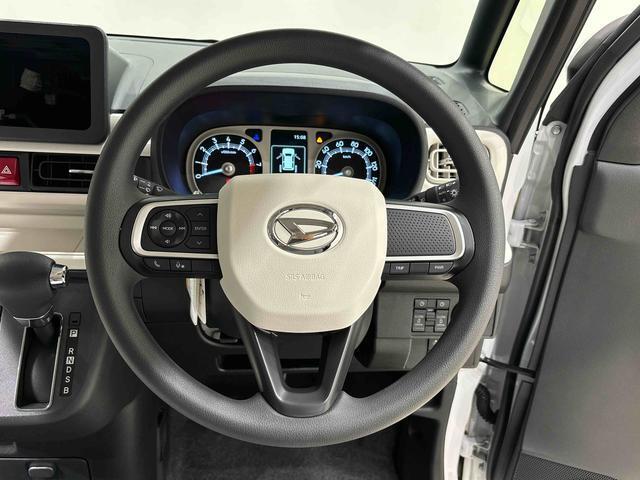 滑りにくく、なじみやすいチルト機能付きウレタンハンドルです