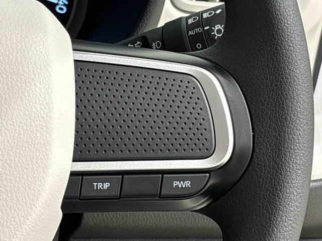 余裕ある軽快な走行を叶えるパワーモードと燃費重視のエコモードがワンタッチで選択できるDassist切り替えスイッチがついています。