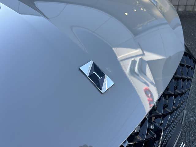 DS4国内導入の特別仕様車！フランス語で”The　First”を意味するラ・プルミエール！