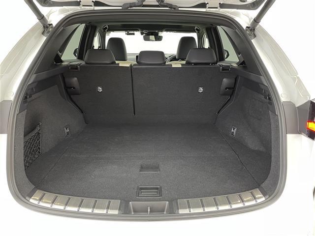 ◆【トランク】積み込みやすくて、たっぷり積める荷室です。シートアレンジできるものは、乗車人数と荷物の量や大きさによってシートを動かすことができるので、より快適なドライブが可能です！