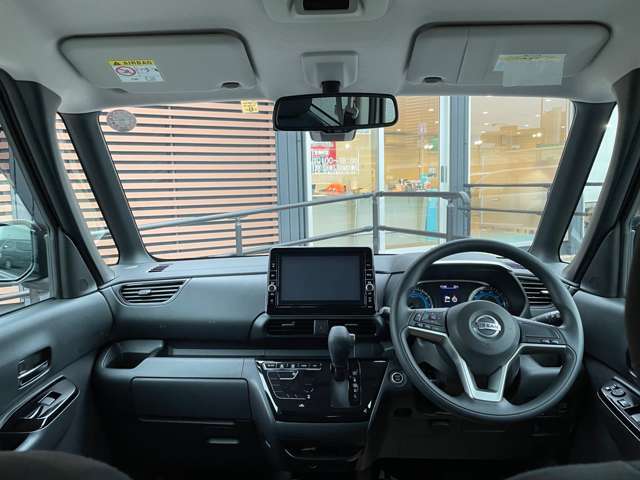 運転席周りの視界もよくハンドルも軽い取り回しなのですごく運転がしやすい車です。