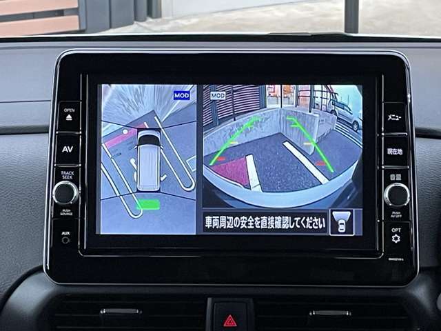 アラウンドビューモニター。上空から見下ろしているような映像で、スムースな駐車をサポートします。