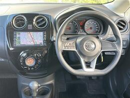 【ハンドル】『ハンドル/ステアリング』の画像になります。写真の内容に関してご不明点、ご質問等がございましたらお気軽にガリバー店舗までお問い合わせください。