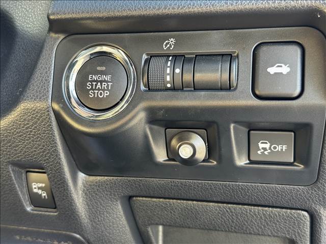 気になる車両などあれば、すぐにお問合せ下さい！右のカーセンサー専用ダイヤルからお電話いただくとスタッフがご質問にお答えいたします。