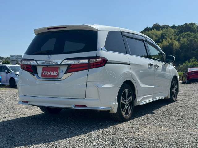 ★画像や動画を見ただけでお車の検討を進める事に抵抗がある方でも気軽に利用できるオンライン商談ならお車の検討はもちろん営業担当や店舗の様子も生中継でご覧いただけますので安心してお車をご検討頂けます。