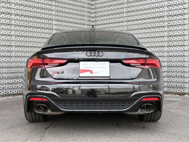 弊社グループ在庫保有台数1500台以上のお車がございます。
