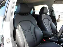 ■ミラノレザー　ブラックレザーシートを装備しております。使用感が一番出る運転席側シート。ご覧のようにきれいな状態となっております。