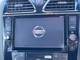 【純正ナビ】人気の純正ナビを装備。オーディオ機能も充実しており、Bluetooth接続すればお持ちのスマホやMP3プレイヤーの音楽を再生可能！毎日の運転がさらに楽しくなります！！