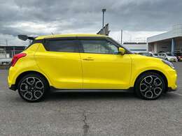 ◆ルームクリーニング◆中古車は匂いや汚れが気になる...そんな不安を和らげるルームクリーニングも施工可能です。是非ご相談ください。